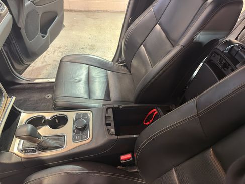 Used 2016 Jeep Grand Cherokee Limited w/ Luxury Group II AWD/4WD image 21