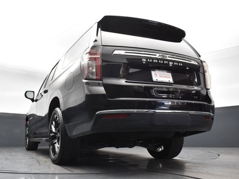 Used 2023 Chevrolet Suburban LT w/ Luxury Package AWD/4WD image 22