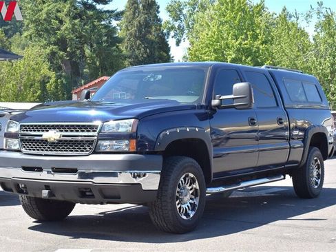 Used 2006 Chevrolet Silverado 2500 LT w/ Heavy-Duty Power Package AWD/4WD image 8