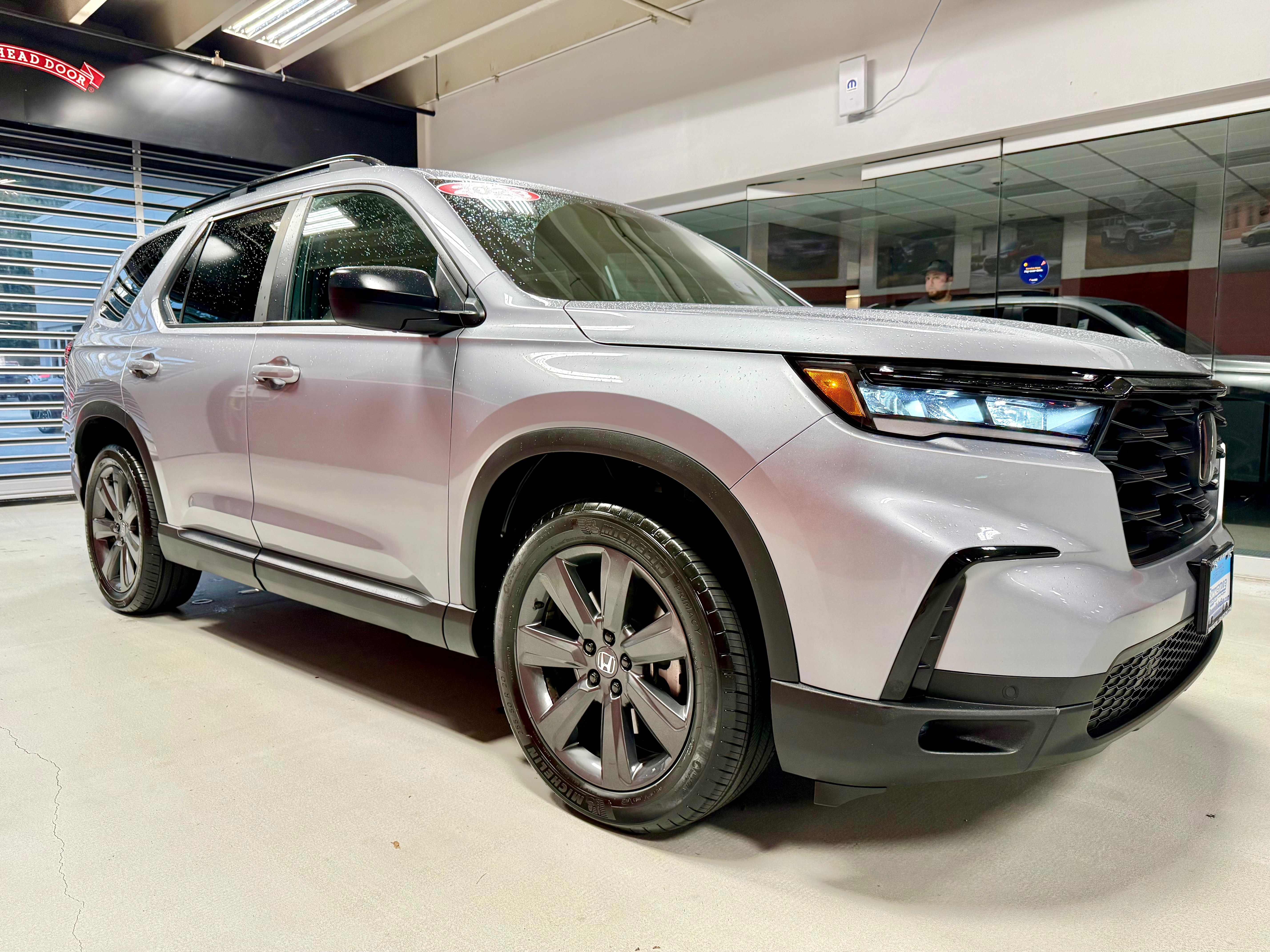 Used 2023 Honda Pilot Sport image 12