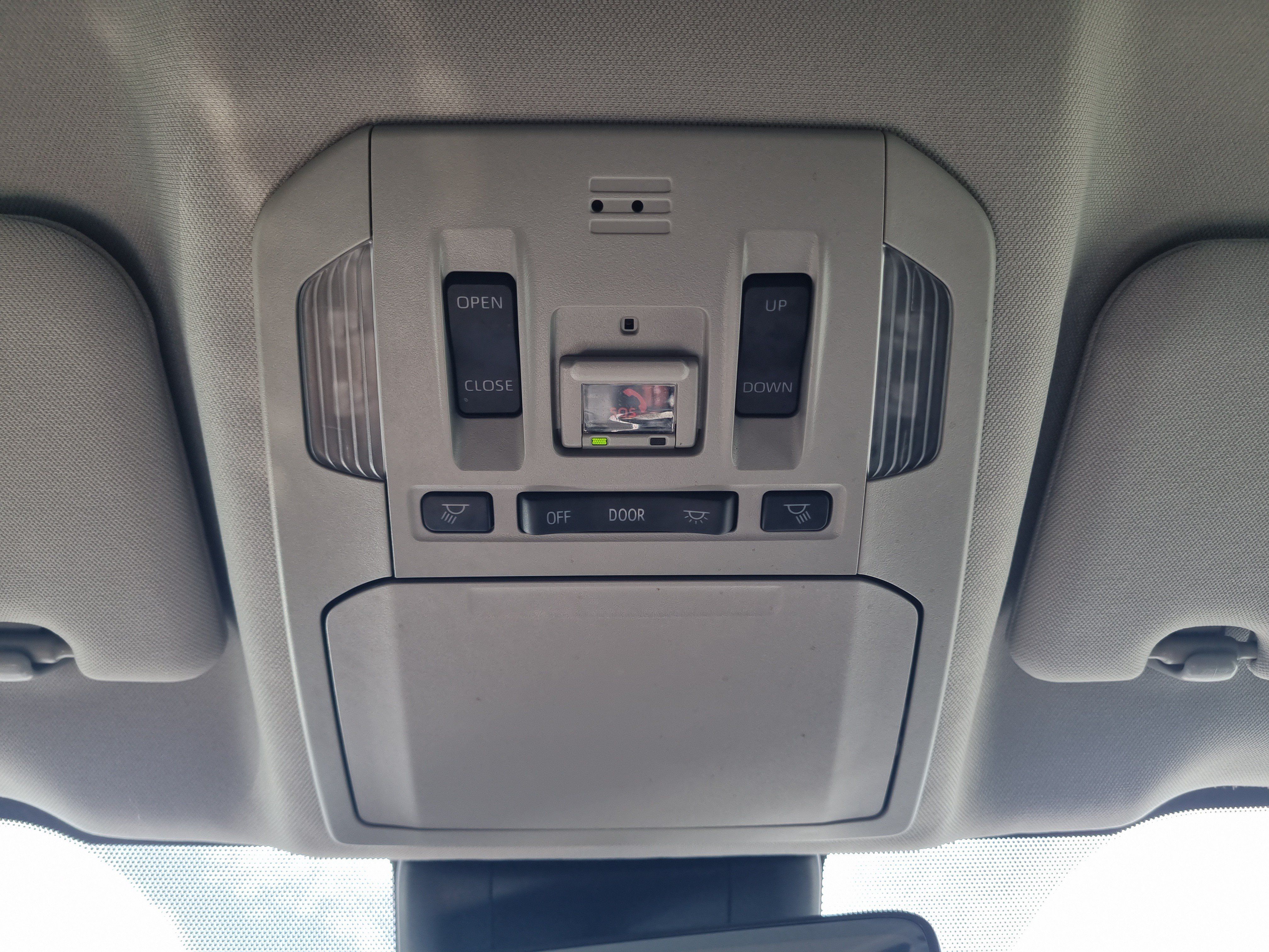 Used 2023 Toyota Highlander XLE FWD image 34