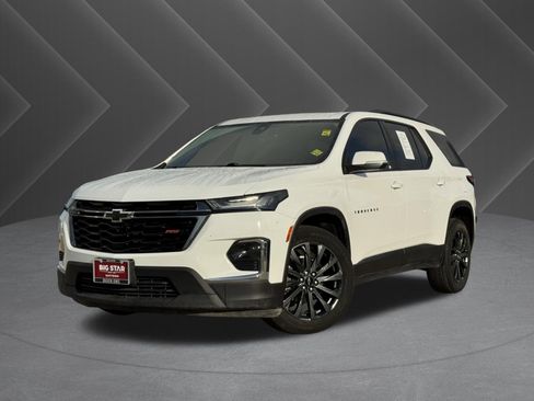Used 2023 Chevrolet Traverse RS image 2