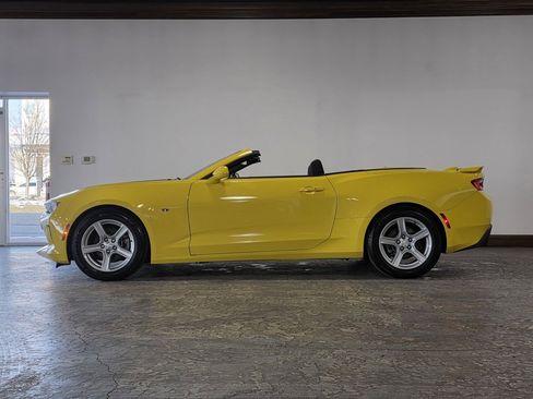 Used 2017 Chevrolet Camaro LT w/ Technology Package image 7
