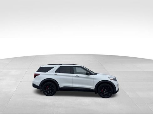 Used 2020 Ford Explorer ST w/ ST Street Pack image 11