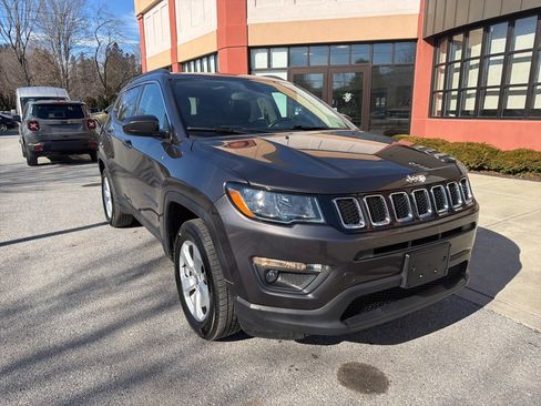 Used 2020 Jeep Compass Latitude w/ Cold Weather Group image 9