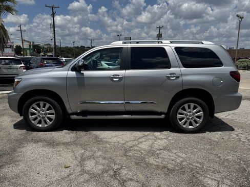 Used 2018 Toyota Sequoia Platinum AWD/4WD image 6