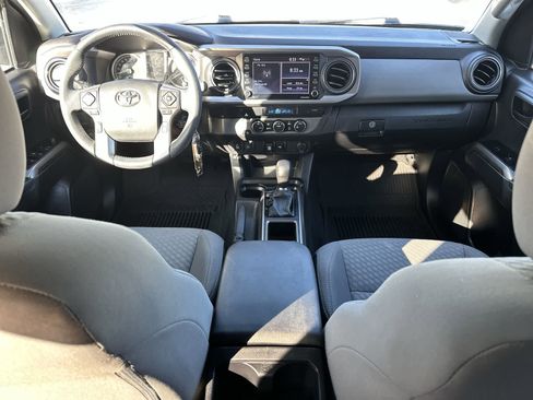 Used 2022 Toyota Tacoma SR5 w/ Technology Package RWD image 20