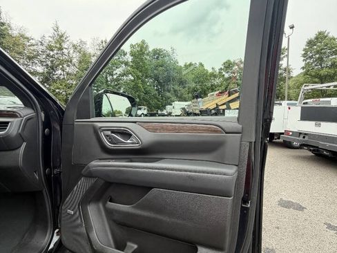 Used 2021 Chevrolet Suburban High Country AWD/4WD image 31
