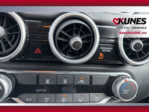 Used 2025 Nissan Sentra SV image 19