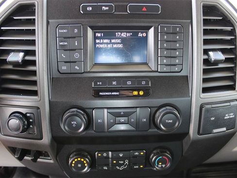 Used 2022 Ford F550 4x4 Crew Cab Super Duty w/ Power Equipment Group image 23