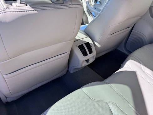 Used 2010 Ford Taurus Limited image 23