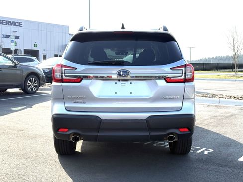 Used 2025 Subaru Ascent Premium image 10
