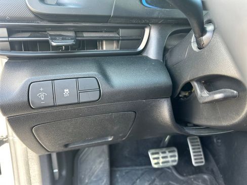 Used 2025 Hyundai Elantra Sport FWD image 21