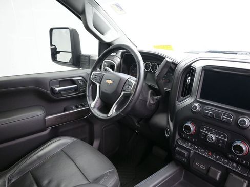 Used 2020 Chevrolet Silverado 2500 LTZ w/ LTZ Plus Package image 17