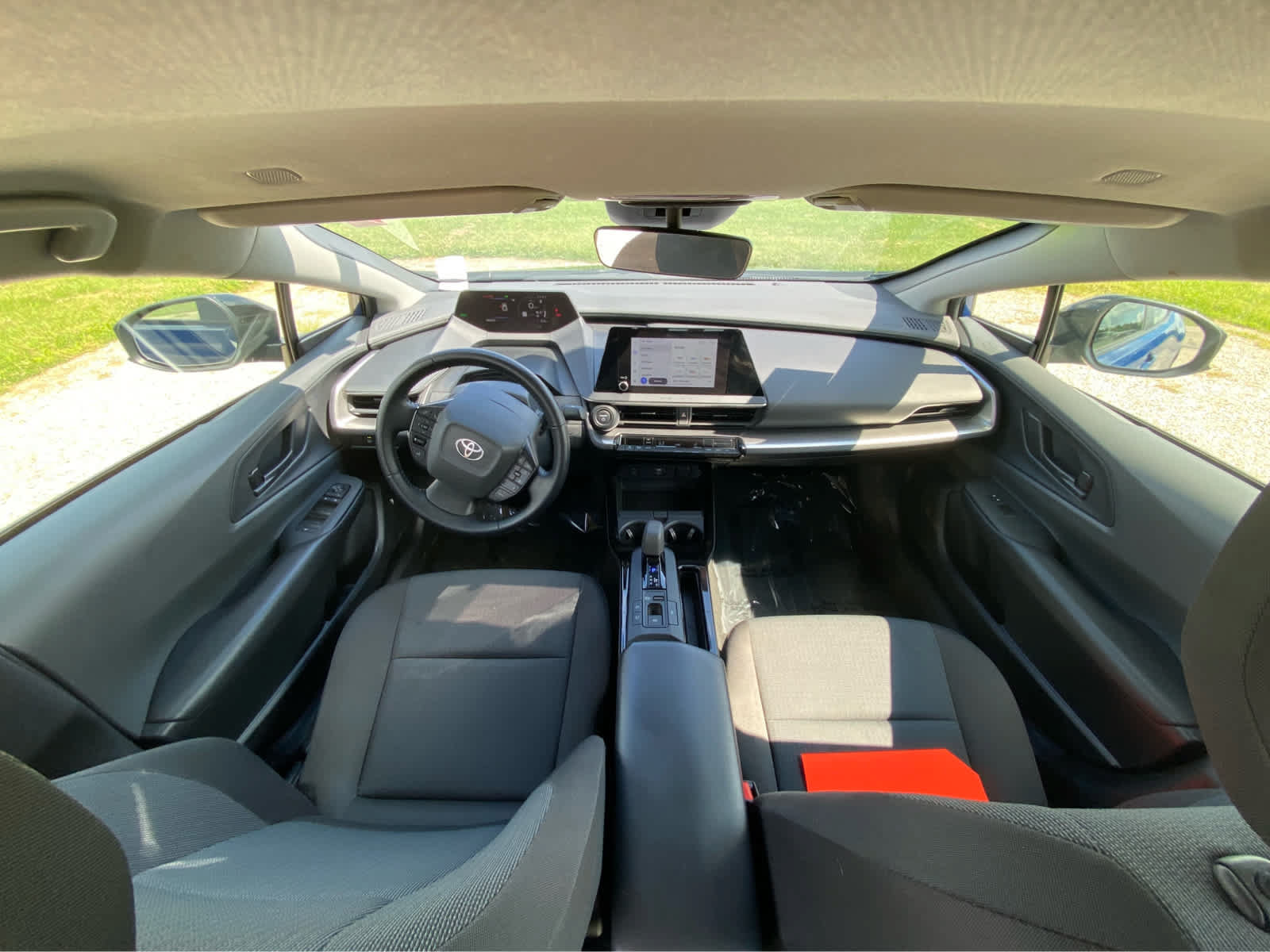 Used 2024 Toyota Prius LE FWD image 16