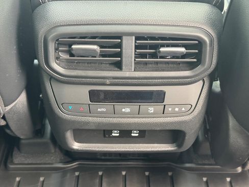 Certified 2026 Honda Pilot Touring image 19
