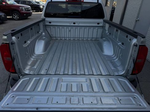 Used 2017 Chevrolet Colorado LT w/ LT Convenience Package RWD image 20