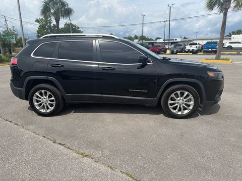 Used 2019 Jeep Cherokee Latitude w/ Popular Appearance Group FWD image 4