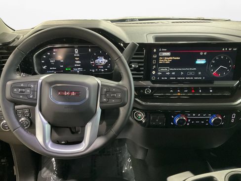Used 2026 GMC Sierra 1500 SLT AWD/4WD image 11