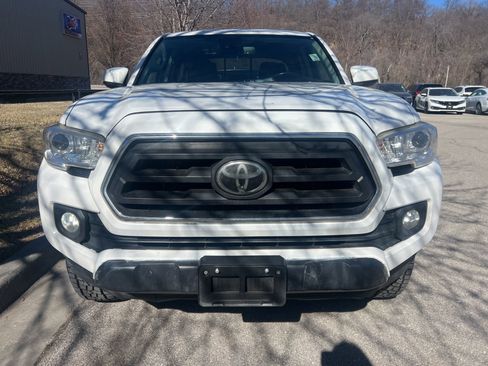 Used 2020 Toyota Tacoma SR5 image 2
