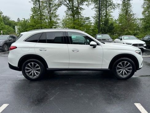 Used 2026 Mercedes-Benz GLC 300 4MATIC image 2