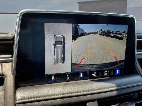 Used 2023 Chevrolet Suburban High Country RWD image 18