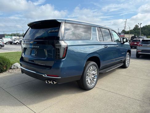 New 2026 Chevrolet Suburban Premier w/ Sun And Tow Package AWD/4WD image 3