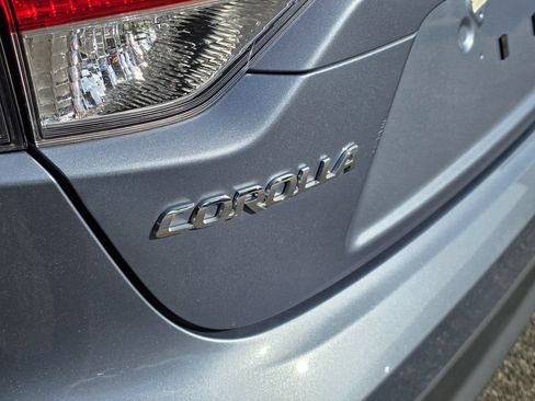 Used 2025 Toyota Corolla LE w/ Convenience Package FWD image 8