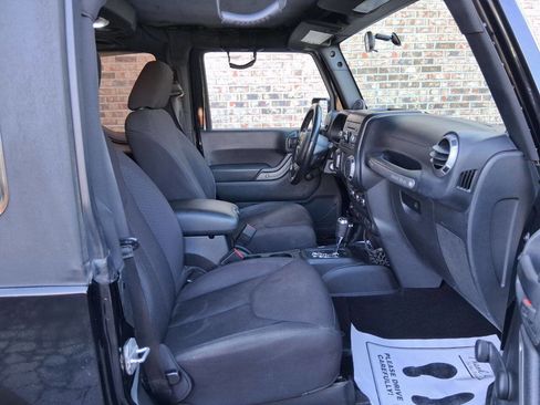 Used 2013 Jeep Wrangler Sport w/ Connectivity Group image 11