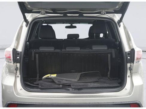 Used 2015 Toyota Highlander XLE FWD image 34