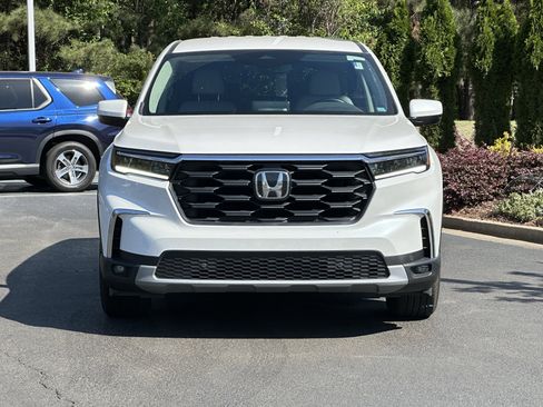 Used 2025 Honda Pilot EX-L image 3