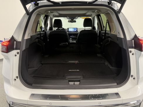 Used 2025 Nissan Rogue Platinum w/ Tech Package AWD/4WD image 29