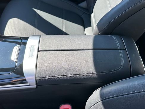 Used 2025 Mercedes-Benz C 300 Sedan image 12