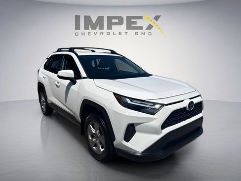 Used 2024 Toyota RAV4 XLE w/ Convenience Package FWD image 7