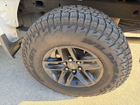 Used 2021 Chevrolet Silverado 1500 LT Trail Boss image 15