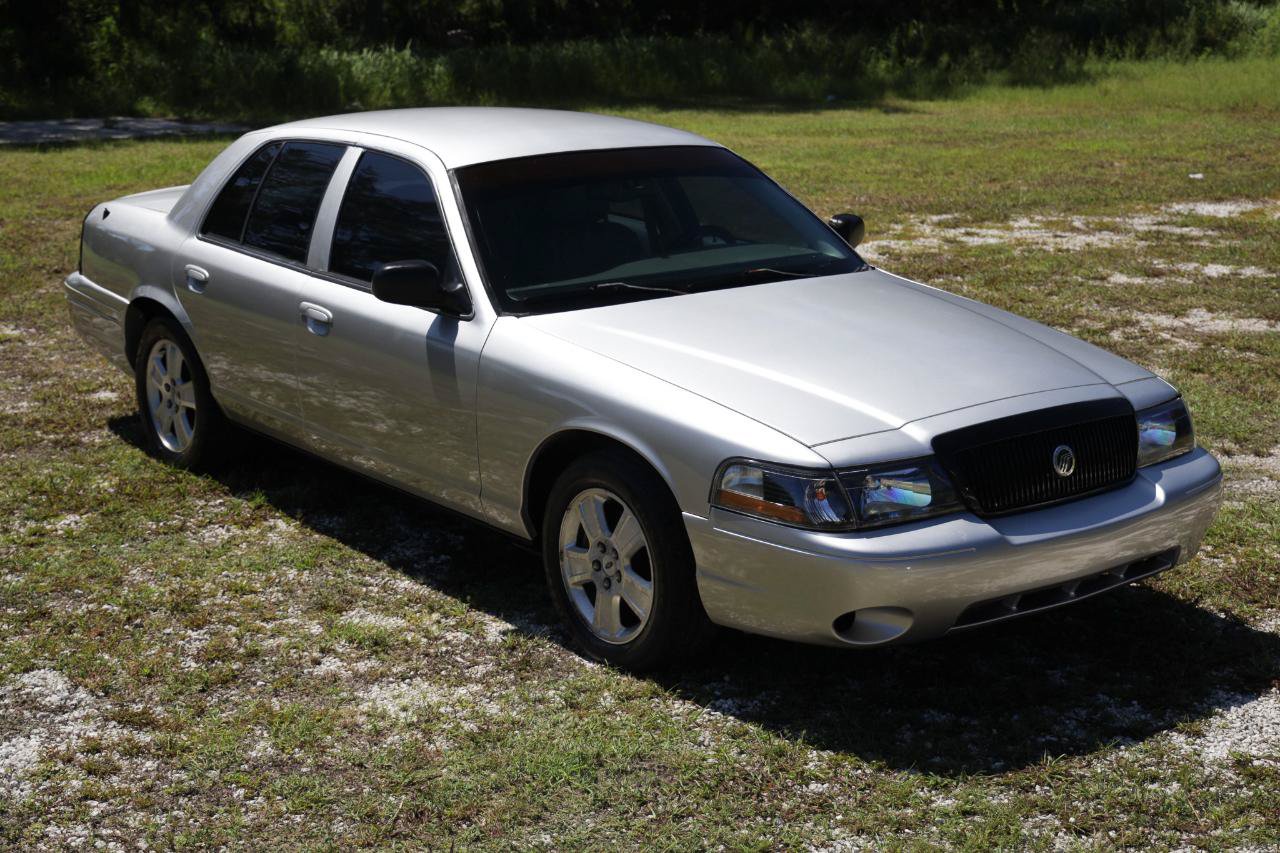 Used 2005 Ford Crown Victoria LX RWD image 15