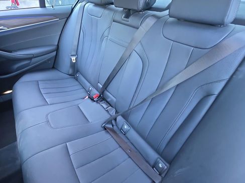 Used 2022 BMW 530i w/ M Sport Package image 17