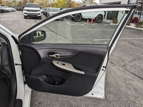 Used 2012 Toyota Corolla S image 20