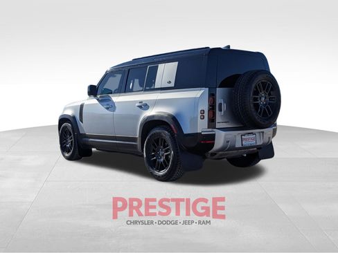 Used 2022 Land Rover Defender 110 S image 9
