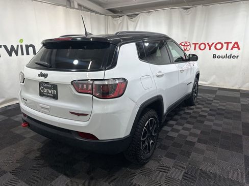 Used 2025 Jeep Compass Trailhawk image 8