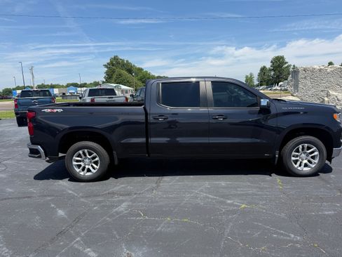 Used 2023 Chevrolet Silverado 1500 LT AWD/4WD image 8