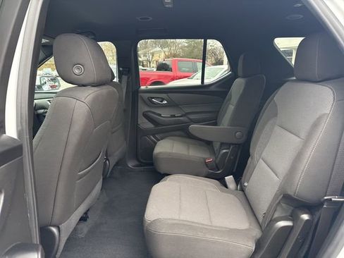 Used 2023 Chevrolet Traverse LT image 23