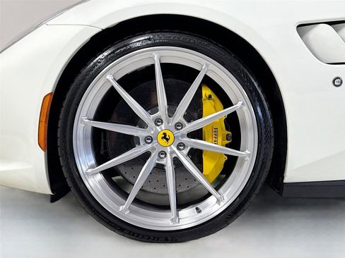 Used 2019 Ferrari GTC4Lusso T image 40