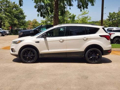 Used 2019 Ford Escape SE FWD image 4
