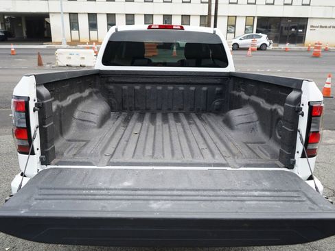 Used 2025 Nissan Frontier SV RWD image 27