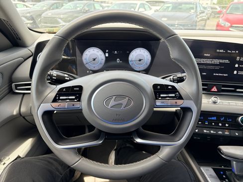 Used 2024 Hyundai Elantra SEL w/ Convenience Package FWD image 12