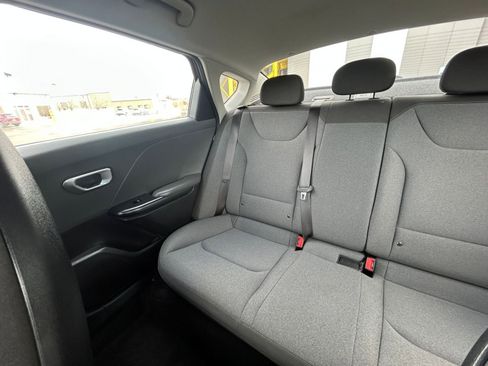 Used 2025 Kia K4 LXS image 39