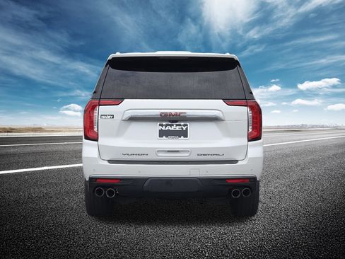 Used 2021 GMC Yukon Denali w/ Denali Premium Package image 20