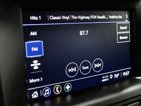 Used 2024 GMC Terrain SLE w/ Driver Convenience Package FWD image 3
