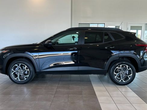 Used 2025 Chevrolet Trax LT w/ Driver Confidence Package FWD image 7